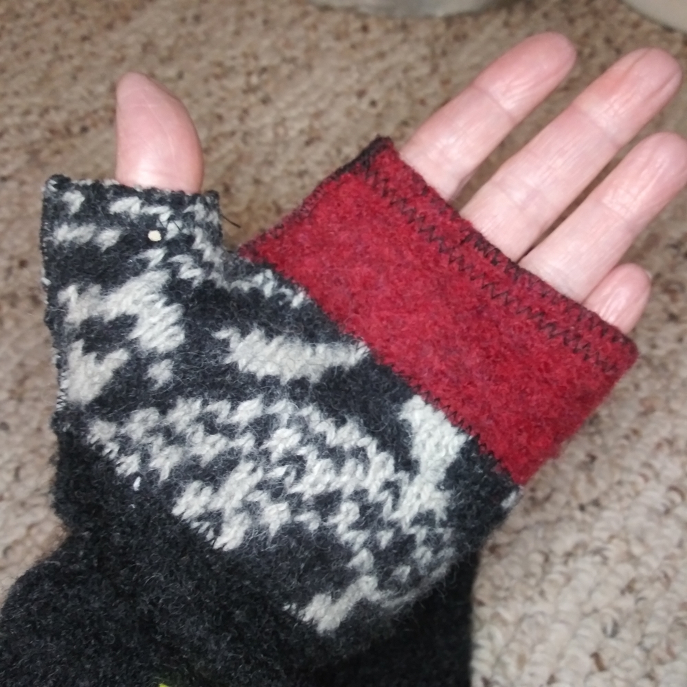 Tamara's Red Black/White Felted Sweater Fingerless Handmade Farmcore Gloves - Picture 4 of 8